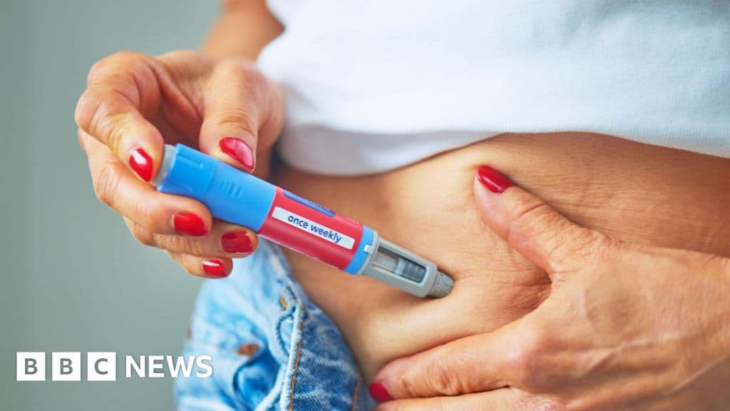 People coming off weight-loss injections risk fast weight gain - BBC
