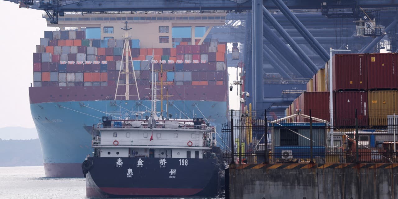 China’s Export Machine Keeps Pumping Ahead of Trump Visit - WSJ