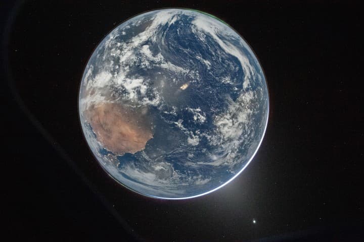 A Moonlit Earth as Seen From Artemis II - NASA Science (.gov)