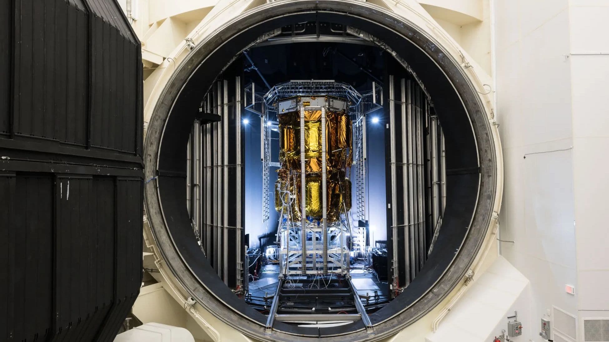 Blue Origin tests 1st moon lander ahead of lunar launch later this year (photo) - Space