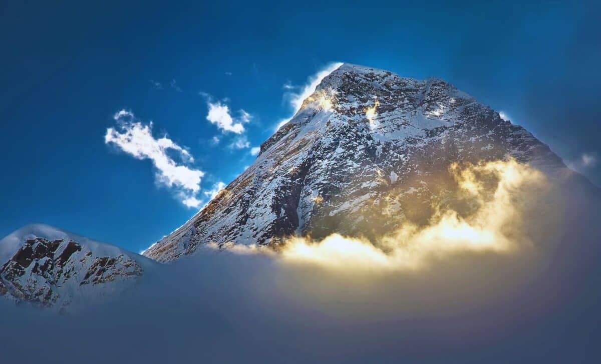 Scientists Stunned by Fossils Found at the Peak of Mount Everest, Here’s Why! - The Daily Galaxy