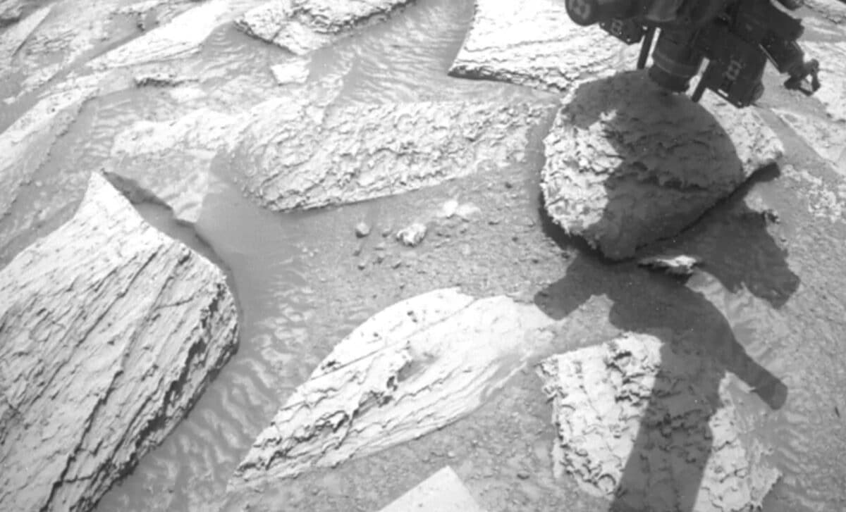 After 6 Years on Mars, NASA’s Curiosity Rover Shows What Travel Did to Its Wheels in Ways No One Expected - The Daily Galaxy