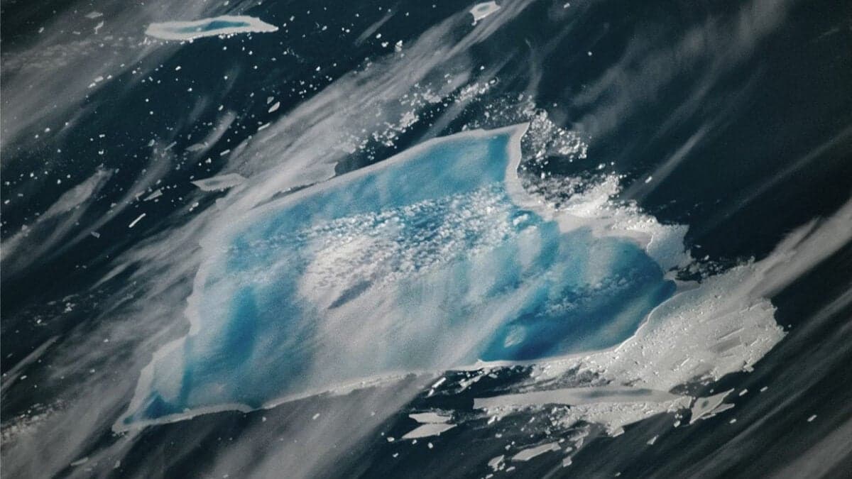 Antarctica’s Oldest, Largest Iceberg Is Turning an Ominous Blue Color - Gizmodo